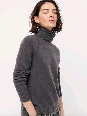 J. Crew Wool Alpaca Blend Turtleneck Sweater size Large chic preppy minimalist